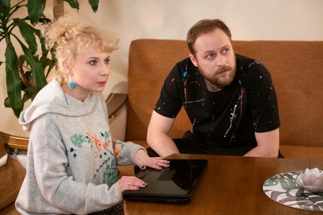Na Wspólnej odc. 3077. Beata (Katarzyna Ptasińska), Paweł (Grzegorz Kwiecień)