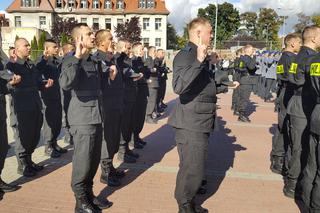 Ślubowanie policjantów w Bydgoszczy. Nasz region zasili 55 nowych funkcjonariusz!