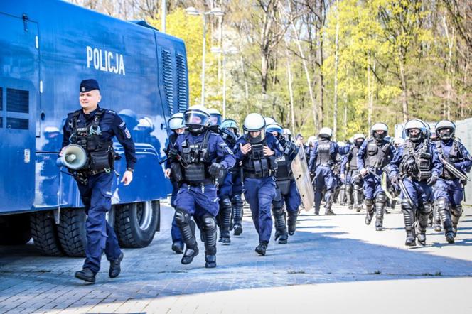 Tak policjanci przygotowują się do starć z pseudokibicami