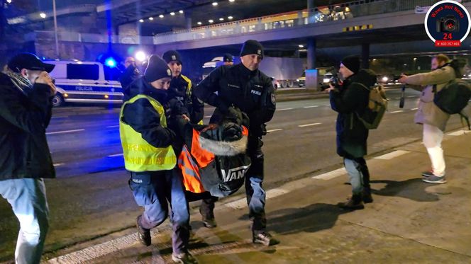 Aktywiści Ostatniego Pokolenia zablokowali Wisłostradę. Kierowcy nie wytrzymali