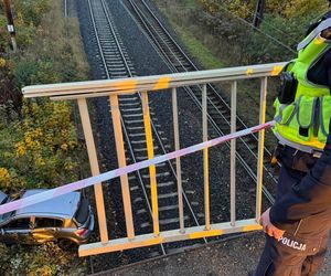 Jelenia Góra. 18-latka kierująca oplem spadła z wiaduktu