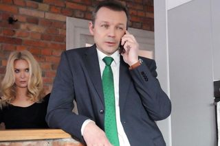 Barwy szczęścia, odcinek 3197: Bruno ukryje przed Karoliną swoją relację z Jagodą, ale zbyt długo nie wytrzyma! Już się nie powstrzyma - ZDJĘCIA 