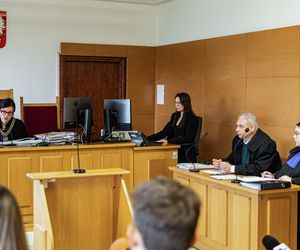 Proces przeciwko prof. Roszkowskiemu, autorze podręcznika do HiT