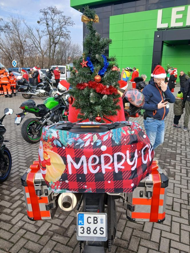 Mikołaje na motocyklach z warkotem przejechali przez miasto. Pognali do chorych dzieci!