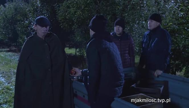 M jak miłość odc. 1487. Paweł (Rafał Mroczek), Robert Żak (Krzysztof Tyniec), Piotrek (Marcin Mroczek), Artur Rogowski (Robert Moskwa