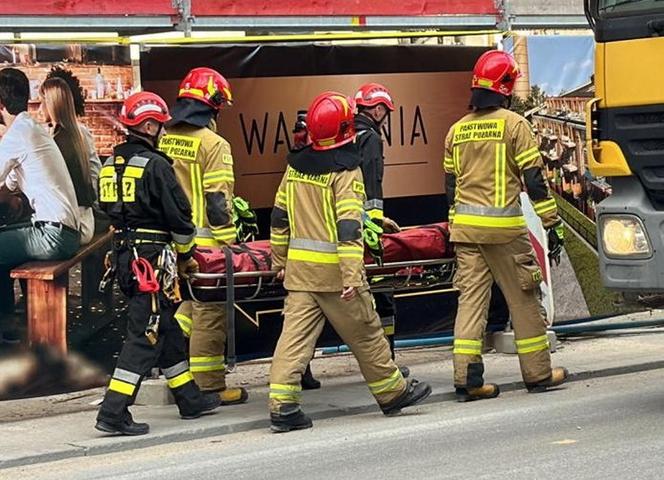 Gnijące zwłoki w głębokiej dziurze! Makabra na Pradze, na miejscu prokurator