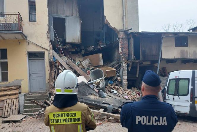 Ściana kamienicy legła w gruzach! Dramatyczna akcja ratunkowa w Wągrowcu