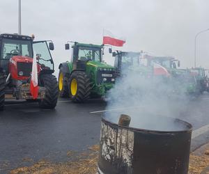 ​Na S5 koło Leszna zaczęła się druga doba rolniczego protestu