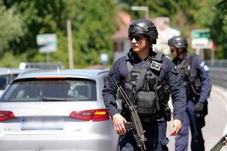 Nowy komunikat policji po obławie. Tak odpowiadają na zarzuty