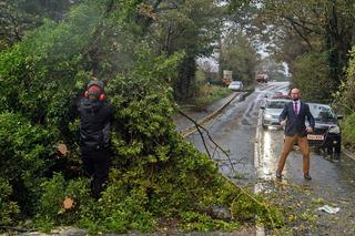 Huragan Ciaran sieje spustoszenie we Francji i Wielkiej Brytanii. Jego skutki odczują też Polacy
