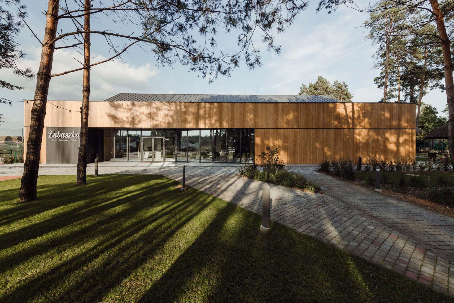 Dom weselny Lubaszka pracowni MEEKO Architekci