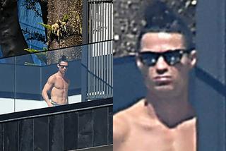 Prawie nagi Cristiano Ronaldo opala się na tarasie podczas kwarantanny! Smutny... ZDJĘCIA