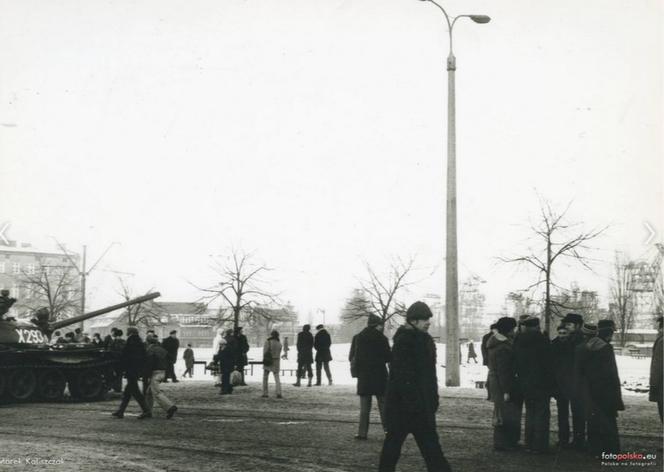 39. ROCZNICA stanu wojennego. Wojsko na ulicach! Zobacz ZDJĘCIA sprzed lat