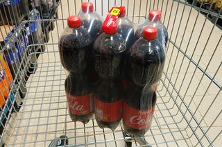 Droga cola w Polsce. Niemcy za ten sam produkt płacą grosze