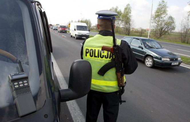 Broń służb na kierowców. Tego trzeba się obawiać na drogach w czasie majówki