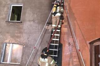 Płomienie buchały z okien na kilka metrów