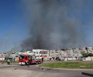 Pożar centrum handlowego w Warszawie