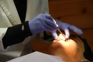 Epidemia koronawirusa. Co zrobić, gdy boli ząb? [AUDIO, LISTA GABINETÓW] 