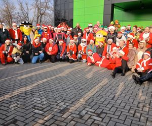 Mikołaje na motocyklach z warkotem przejechali przez miasto. Pognali do chorych dzieci!