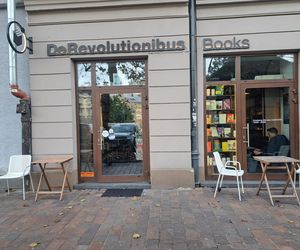 Księgarnio-kawiarnia De Revolutionibus Books w Krakowie