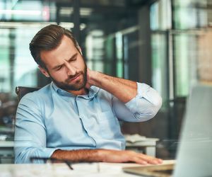 To, co robisz przy biurku, decyduje o twoim zdrowiu. Ten niepozorny trik może uchronić cię przed chorobami serca