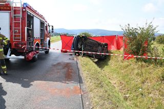 Śmiertelny wypadek pod Jasłem. 21-letnia kierująca straciła młodszą siostrę [ZDJĘCIA].