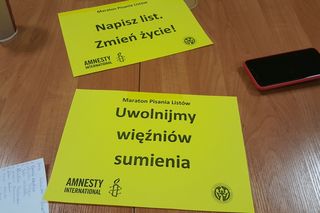 Maraton Pisania Listów. Co musisz wiedzieć o akcji Amnesty International?