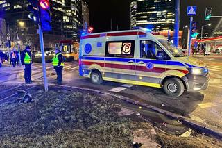 Wjechał skuterem w tramwaj! Poważny wypadek dostawcy jedzenia 