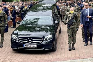 Przejmujący pogrzeb 21-letniego Mateusza Sitka. Żołnierz zginął, broniąc naszej granicy