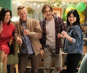 M jak miłość odc. 1785. Piotrek (Marcin Mroczek), Kinga (Katarzyna Cichopek), Basia (Gabriela Raczyńska), Jasiek (Stanisław Dusza)