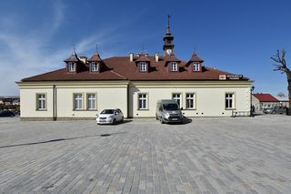 To jedno z najmniejszych miast w Małopolsce. Jedna decyzja papieża sprawiła, że stało się sławne