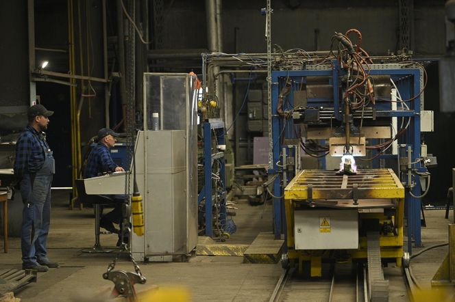 Kraków buduje Warszawie plac Zawiszy. Byliśmy w fabryce, gdzie powstanie 121 elementów wielkiej układanki