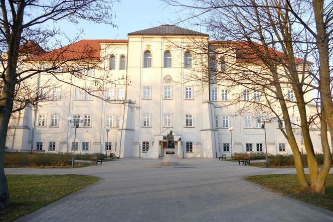 15-letni Wojtek targnął się na życie, bo był nękany w szkole. Jakie tajemnice kryją mury prestiżowego liceum