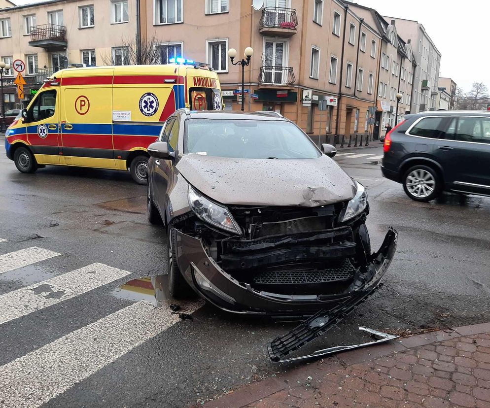 Siedlce: Porącił pieszego i spodował stłuczkę