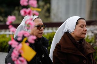 Wierni modlą się o zdrowie Papieża Franciszka