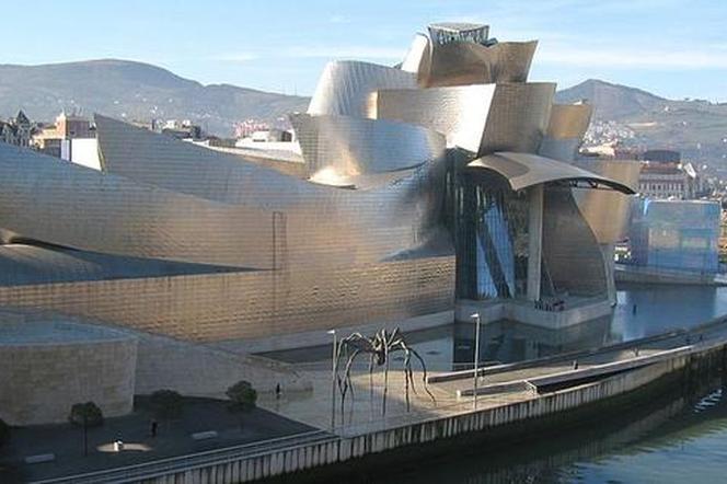 Muzeum Guggenheima w Bilbao - obiekt, który zapoczątkował istnienie tzw. Efektu Bilbao