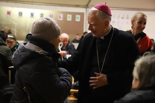 Abp Jędraszewski do ubogich: Każdy z Was jest bliski Sercu Pana Jezusa
