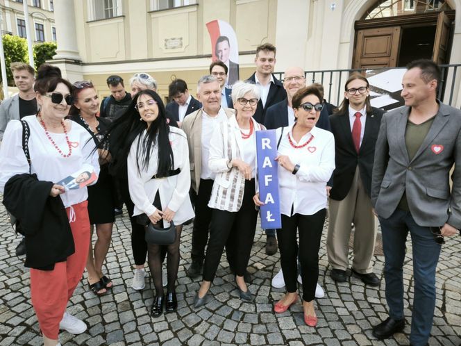 Wiec zwolenników Rafała Trzaskowskiego w Lesznie 