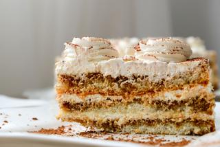 Ciasto Hrabina - przepis na eleganckie i przepyszne ciasto z masą brzoskwiniową
