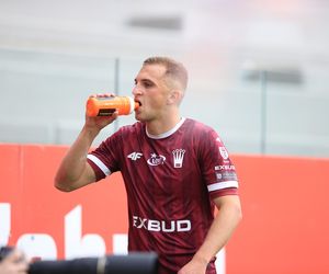 Górnik Zabrze remisuje z Koroną Kielce. Ratunek nadszedł w ostatnich minutach. Wielkie emocje na trybunach