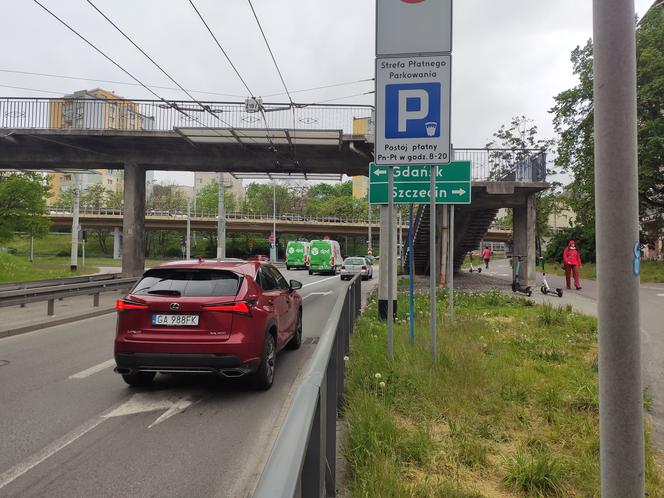 Tewu. Chłopiec z ulicy Podjazd. Dźwięki ciszy