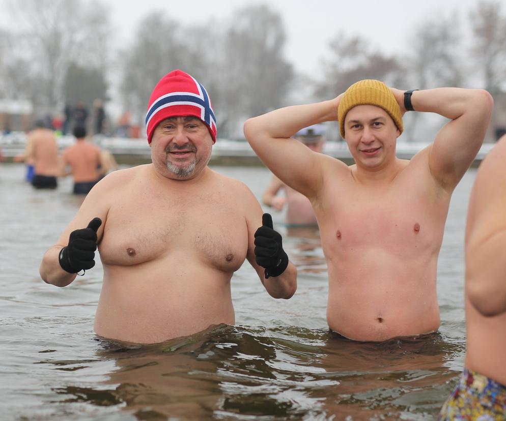 Na ziemi śnieg, a w wodzie morsy. W drugiej połowie stycznia zima wróciła. Zobaczcie!