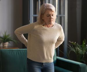 Ból brzucha promieniujący do kręgosłupa? To może być chora dwunastnica