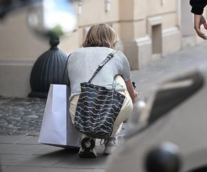 Lara Gessler prezentuje sutki na mieście