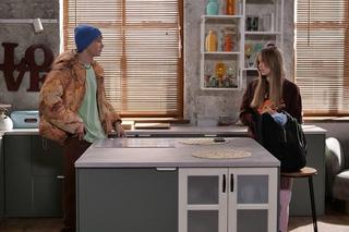 Pierwsza miłość, odcinek 3825. Nikodem (Adam Wojciechowski), Julka (Dąbrówka Kruk)