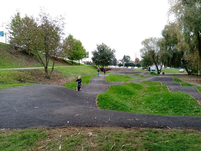 Pumptrack w Chorzowie. Takiej atrakcji nie ma w całym mieście! [ZDJĘCIA]