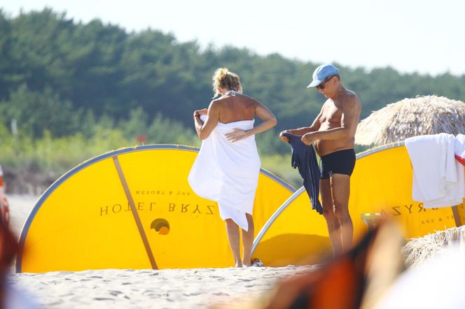 Jan Englert z żoną i ćorką w Juracie