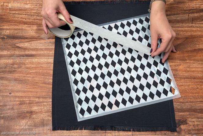 Proste DIY: jak zrobić serwetę z wzorem 