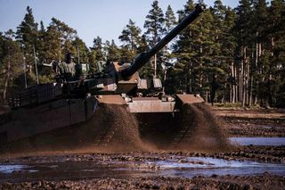 Południowokoreańskie czołgi K2 na poligonie w Orzyszu. Trwają kolejne szkolenia załóg