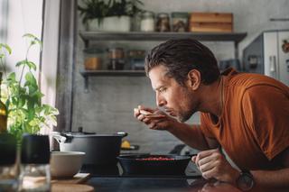 Dlaczego warto stosować pieprz cayenne? 5 korzyści zdrowotnych